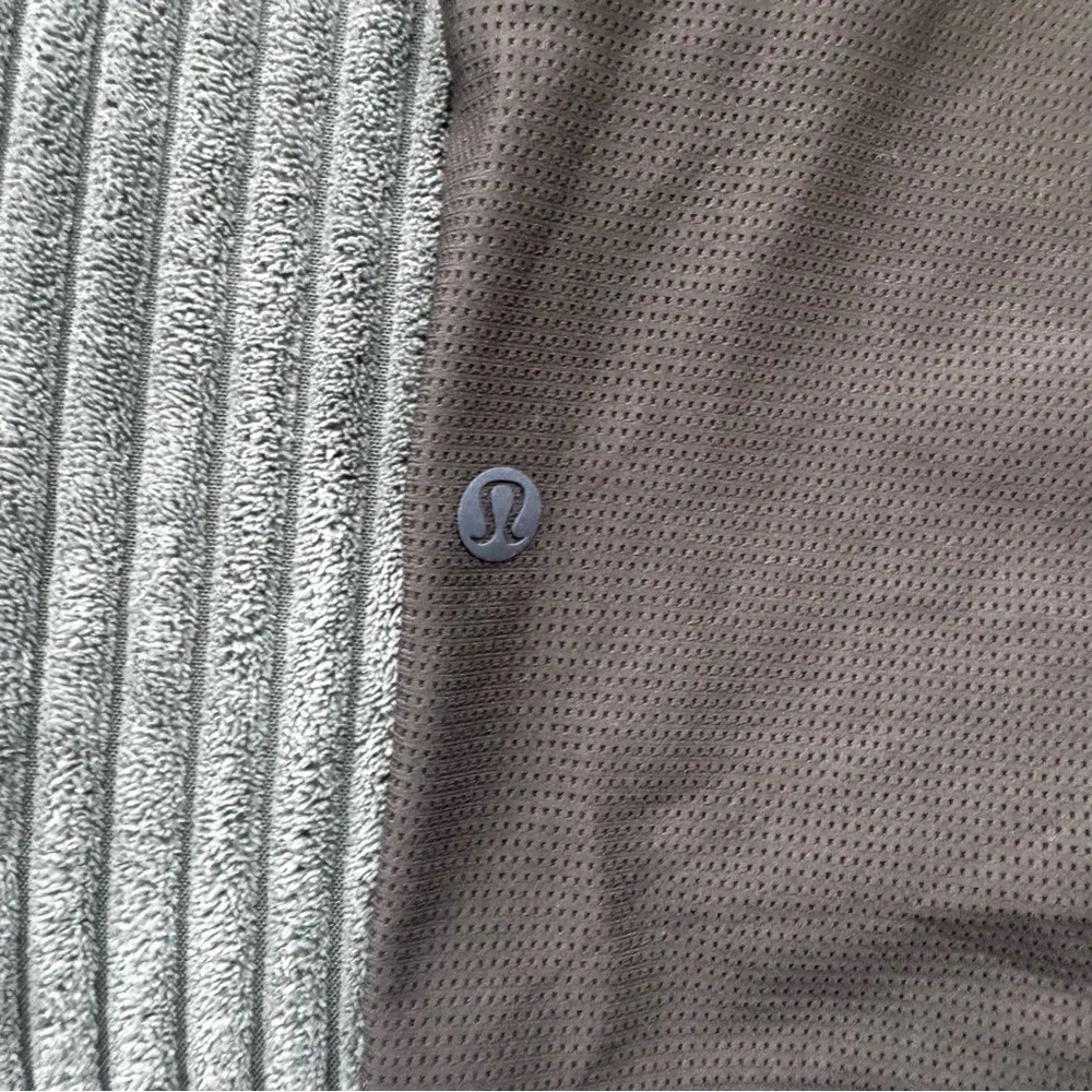 Lululemon Dark Olive Mesh Running Quarterzip - Picture 4 of 6